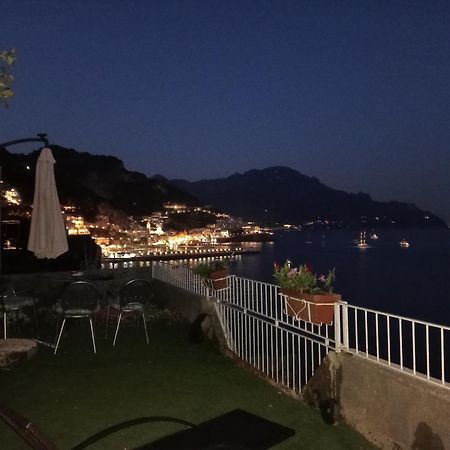 Appartamento Di Raphael Con Discesa Privata Al Mare Amalfi Buitenkant foto