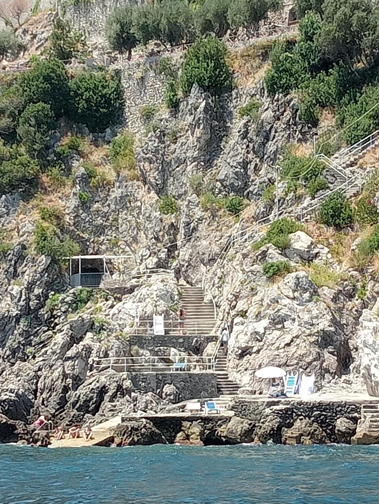 Appartamento Di Raphael Con Discesa Privata Al Mare Amalfi Buitenkant foto