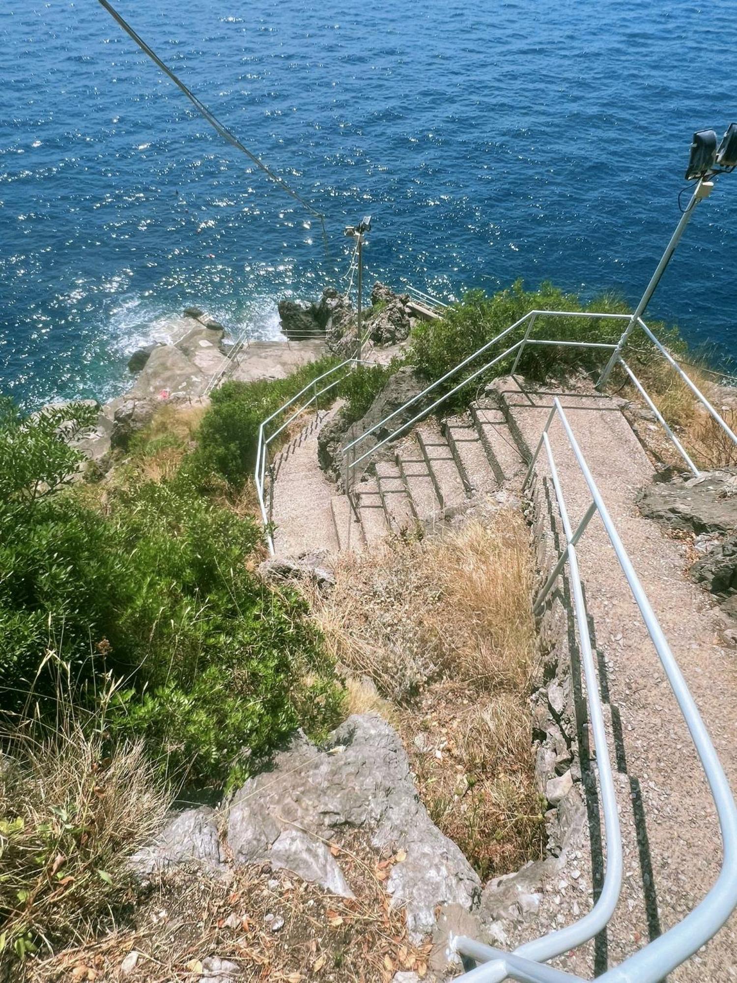 Appartamento Di Raphael Con Discesa Privata Al Mare Amalfi Buitenkant foto